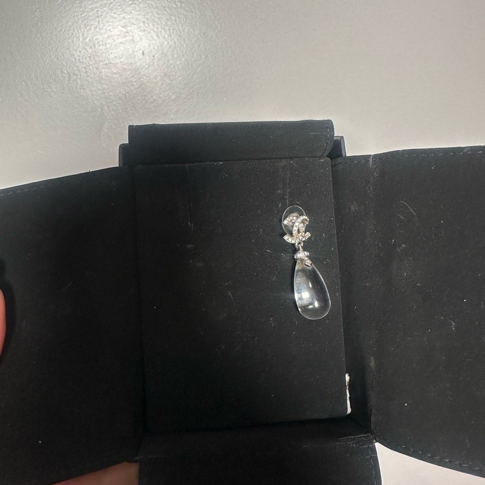 Authentic Single Chanel Drop Earring Crystal Tear… - image 2